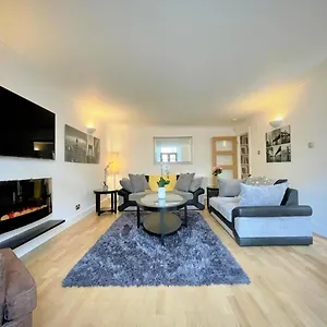  Apartment Elite 3 Bed New Town With Private Walled Garden United Kingdom